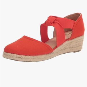 Orange espadrilles,size 8 wide, brand new in box